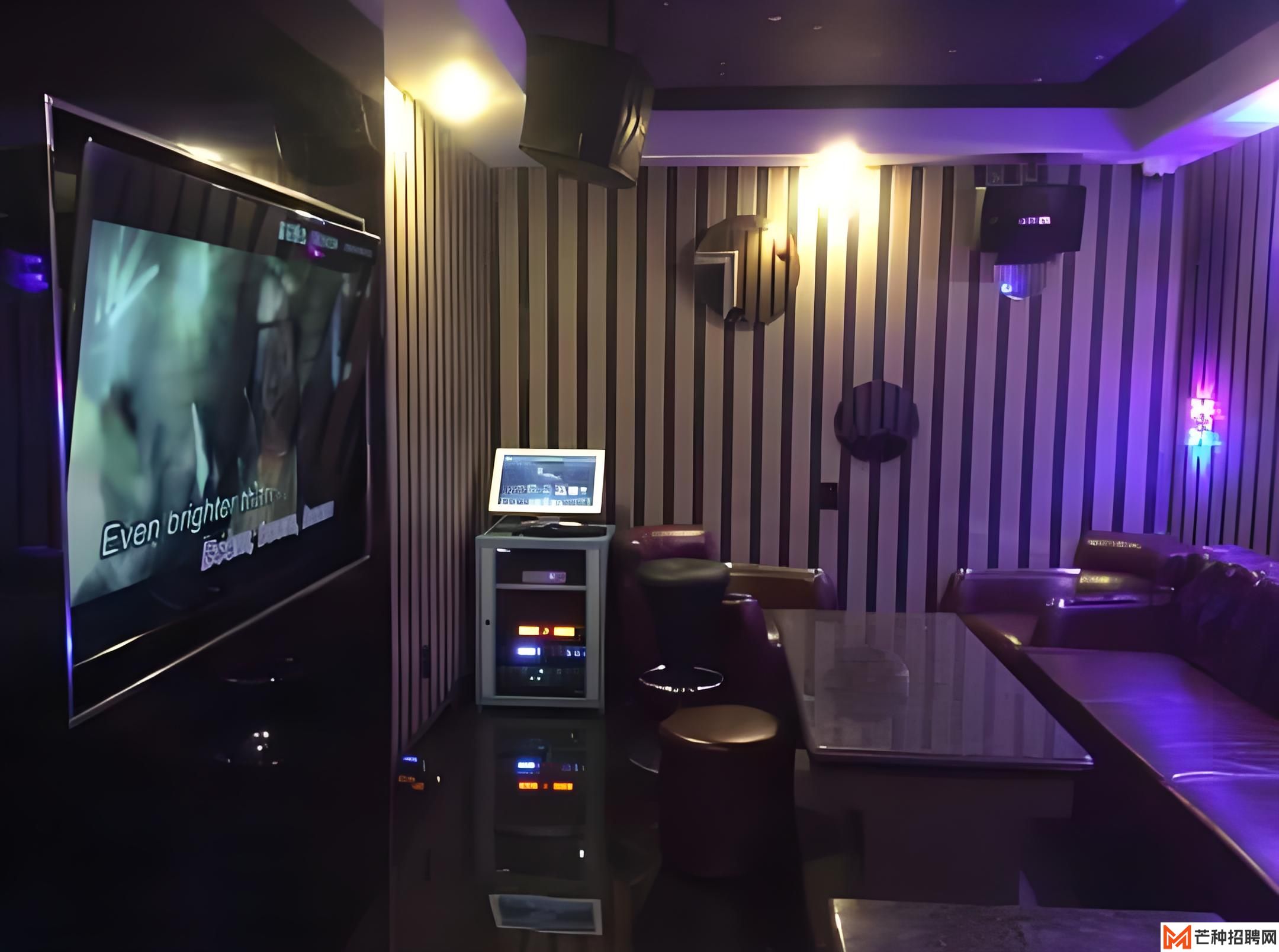 深圳夜晚的秘密：那些适合女生独自小酌或闺蜜聊天的清吧推荐