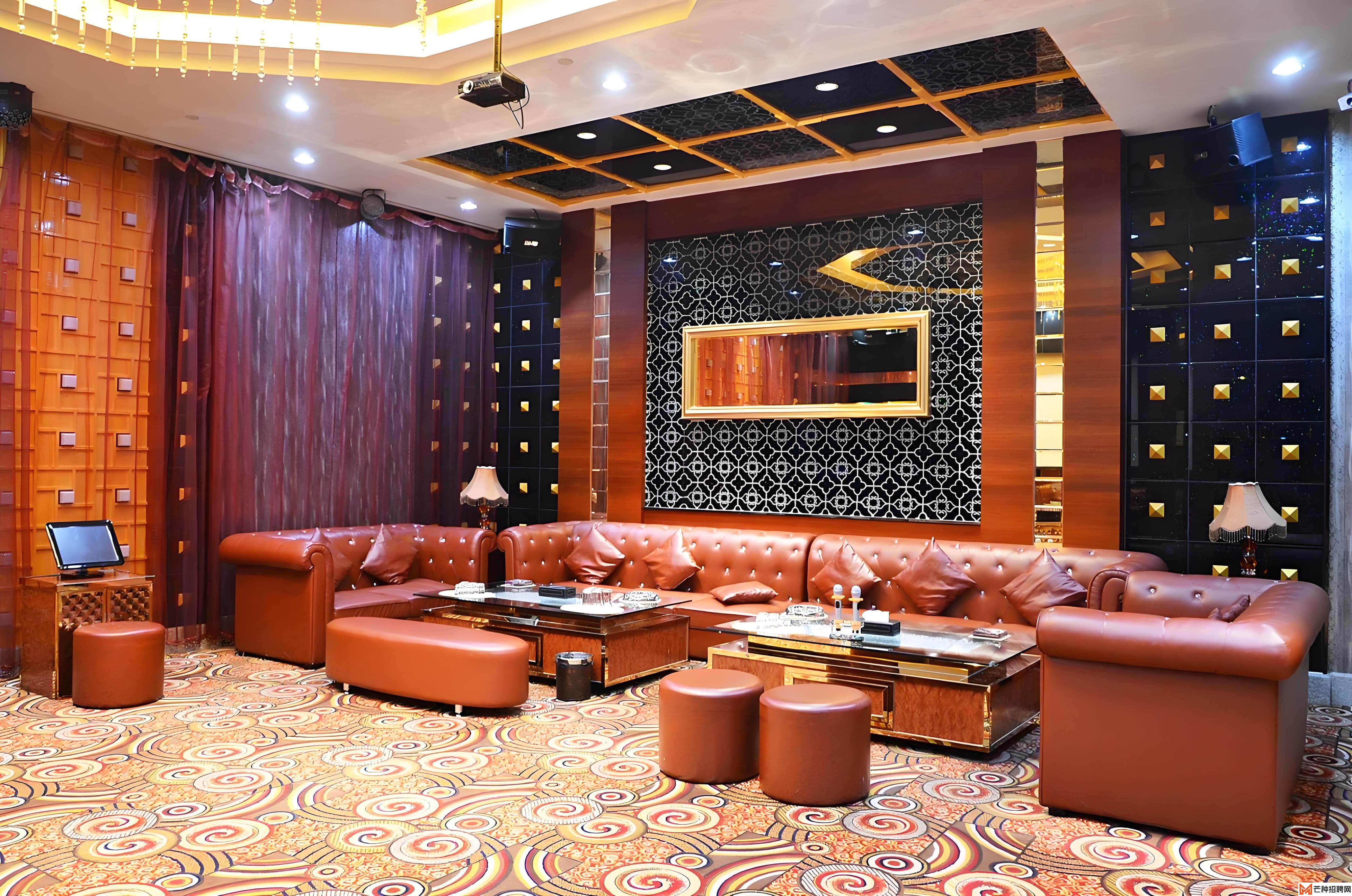 深圳夜场高薪诚聘女性调酒师啦！